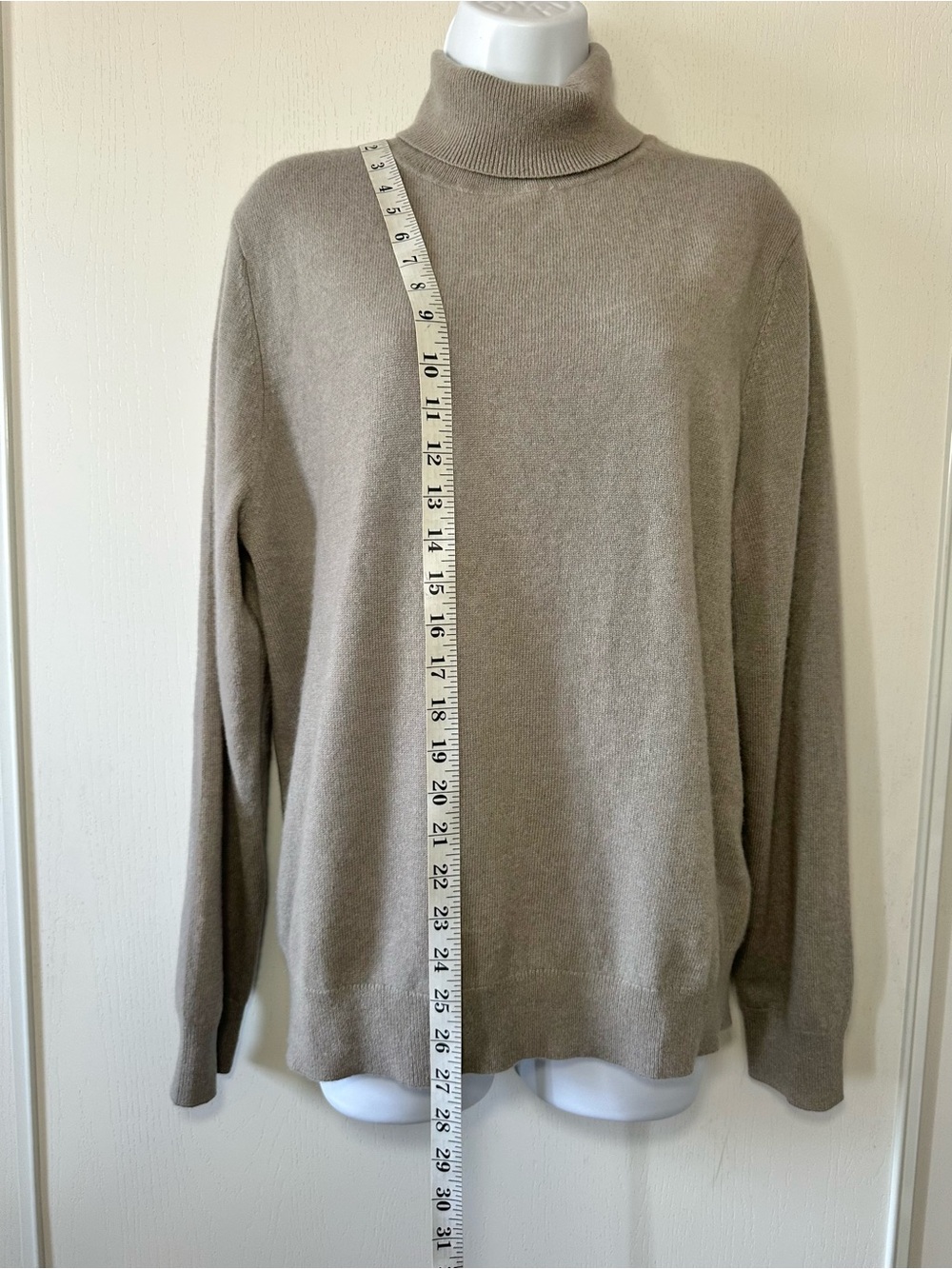 Quince Men’s Morel Gray 100% Mongolian Cashmere Turtleneck Sweater- Medium - Picture 8 of 12